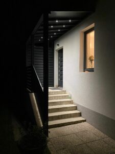 Eingangsüberdachung als Vordach aus Alu für Hauseingang anthrazit