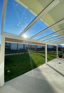 Pergola Glasdach für Terrasse weiß