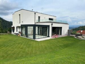 Pergola Glasdach für Terrasse mit Glasschiebewand anthrazit