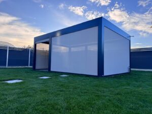 Heliomatik Pergola Lamellendach anthrazit mit LED integriert und Vertikalmarkise