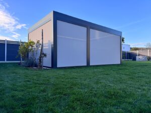Heliomatik Pergola Lamellendach anthrazit mit LED integriert und Vertikalmarkise Amstetten, Wieselburg, Scheibbs, Waidhofen, Linz, Wels, Steyr, Enns, Vöcklabruck, Attersee, Salzburg, Steiermark