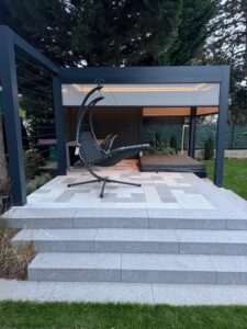 Heliomatik Pergola Lamellendach anthrazit mit LED integriert mit Vertikalmarkise Amstetten, Wieselburg, Scheibbs, Waidhofen, Linz, Wels, Steyr, Enns, Vöcklabruck, Attersee, Salzburg, Steiermark