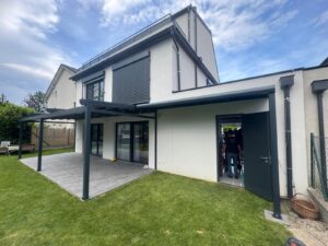 Carport Pergola Paneeldach für als Carport , für Terrasse oder Balkon anthrazit mit integrierten LED Amstetten, Waidhofen, Steyr, Linz, Wels, Melk, Scheibbs, Ried, Vöcklabruck, Wels
