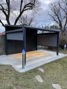 Carport Pergola Paneeldach für als Carport , für Terrasse oder Balkon anthrazit mit Vertikalmarkise Amstetten, Waidhofen, Steyr, Linz, Wels, Melk, Scheibbs, Ried, Vöcklabruck, Wels