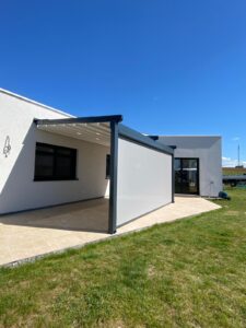 Heliomatik Pergola Faltdach mit integrierten LED anthrazit