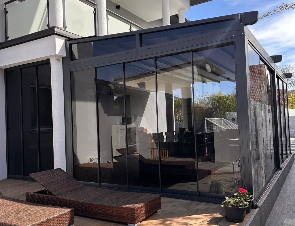 Pergola Glasschiebewand für Terrasse Wintergarten oder Sommergarten getönt anthrazit Amstetten, Perg, Wieselburg, Scheibbs, Waidhofen, Linz, Wels, Steyr, Enns, Vöcklabruck, Attersee, Salzburg, Steiermark