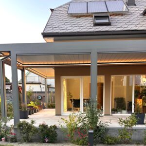 Heliomatik Pergola Lamellendach grau anthrazit mit Beleuchtung und elektrische Markise Amstetten, Wieselburg, Scheibbs, Waidhofen, Linz, Wels, Steyr, Enns, Perg, Vöcklabruck, Attersee, Salzburg, Steiermark