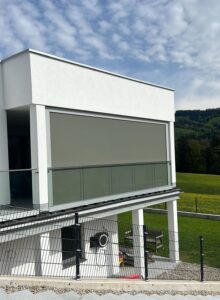 Terrassenüberdachung Vertikalmarkise, Senkrechtmarkise-Zipscreen für Pergola Amstetten, Niederösterreich, Oberösterreich, Perg, Wieselburg, Scheibbs, Waidhofen, Linz, Wels, Steyr, Enns, Vöcklabruck, Attersee, Salzburg, Steiermark